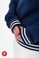 Granatowy ciepły sweatshirt damski TODEY z białymi paskami na mankietach i dole i polarem Garne 3042591 zdjęcie №5